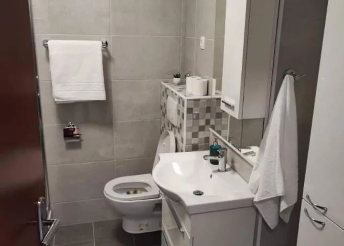 One Bedroom With Balcony アパート *