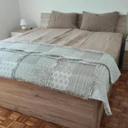 One Bedroom With Balcony Apartament Pula