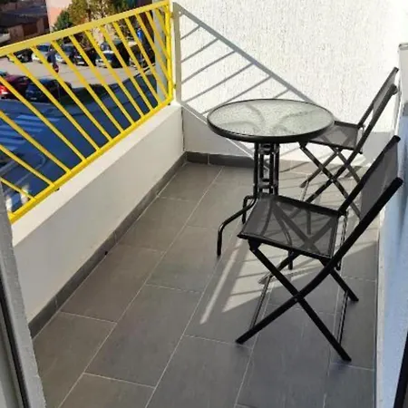 One Bedroom With Balcony Lägenhet *